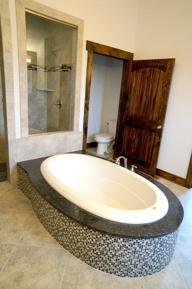 Exempel på ett rustikt en-suite badrum