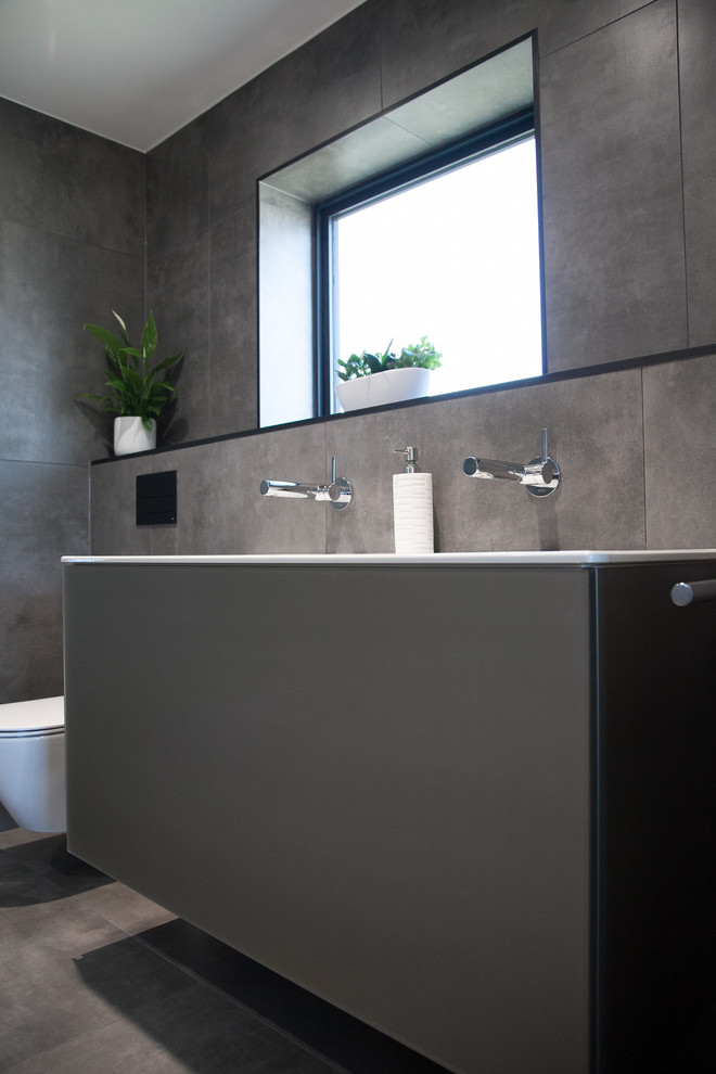 Photo of a contemporary bathroom in Gloucestershire.