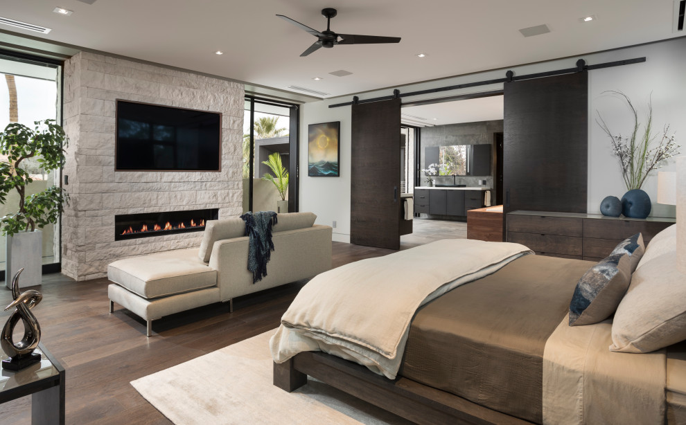 Bedroom - large contemporary bedroom idea in Las Vegas