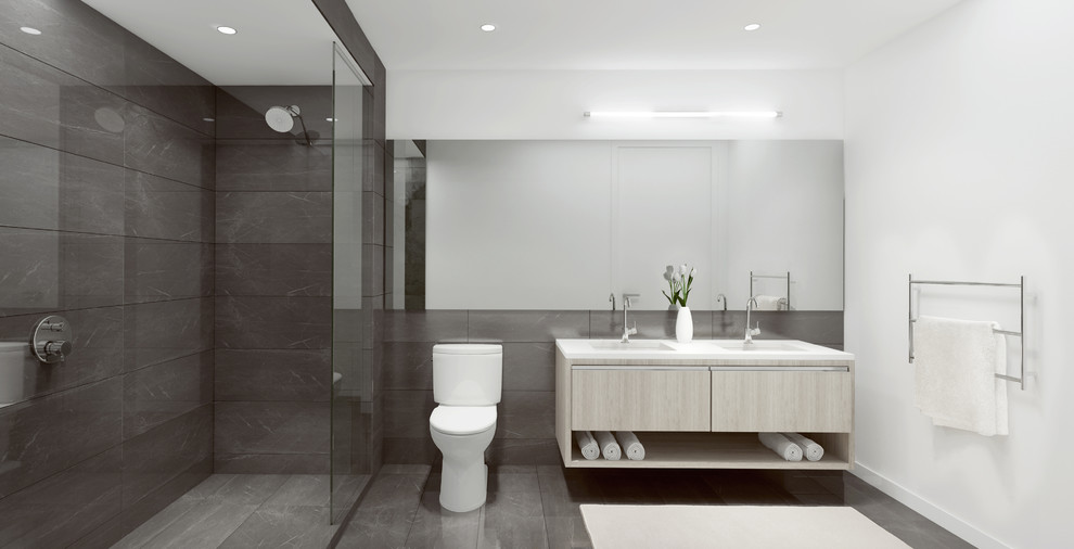 Пример оригинального дизайна: ванная комната среднего размера в стиле модернизм с плоскими фасадами, душем в нише, раздельным унитазом, белой плиткой, мраморной плиткой, белыми стенами, мраморным полом, душевой кабиной, накладной раковиной и открытым душем