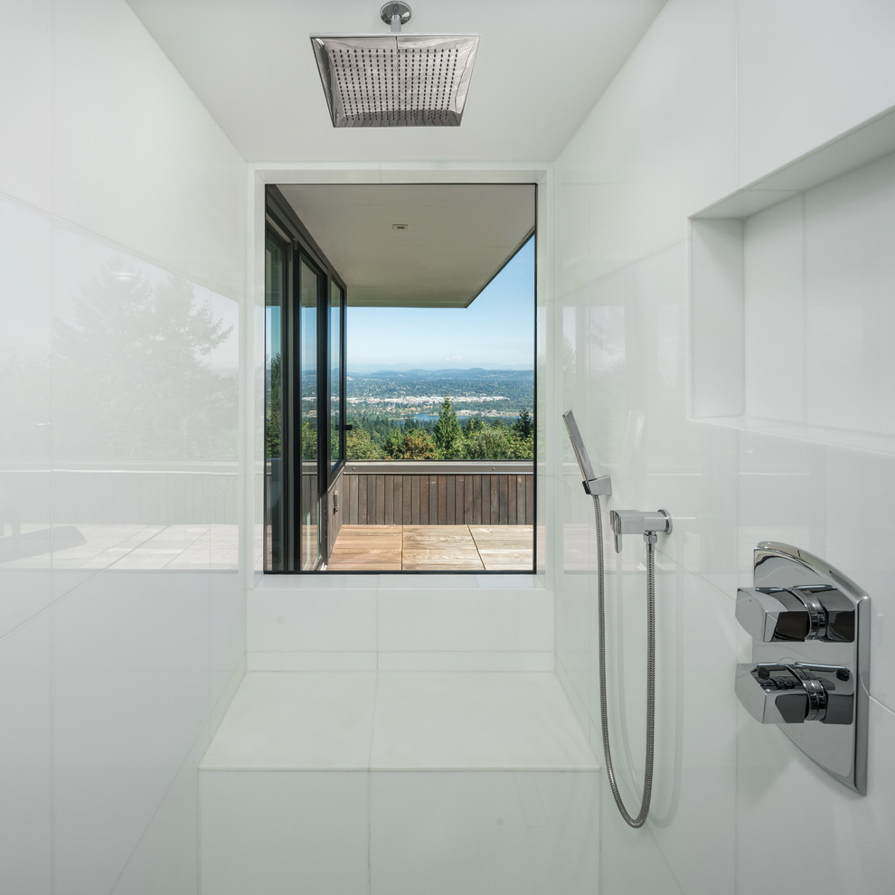 The Sinclair House shower with a grand view Modern Bathroom