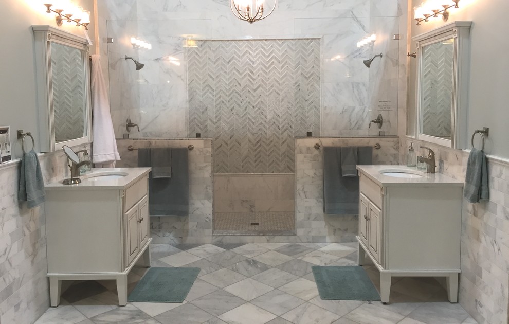 Idées déco pour une salle de bain principale contemporaine avec une douche double, un carrelage blanc et mosaïque.