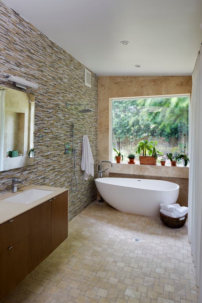 Inspiration for an industrial bathroom remodel in Miami