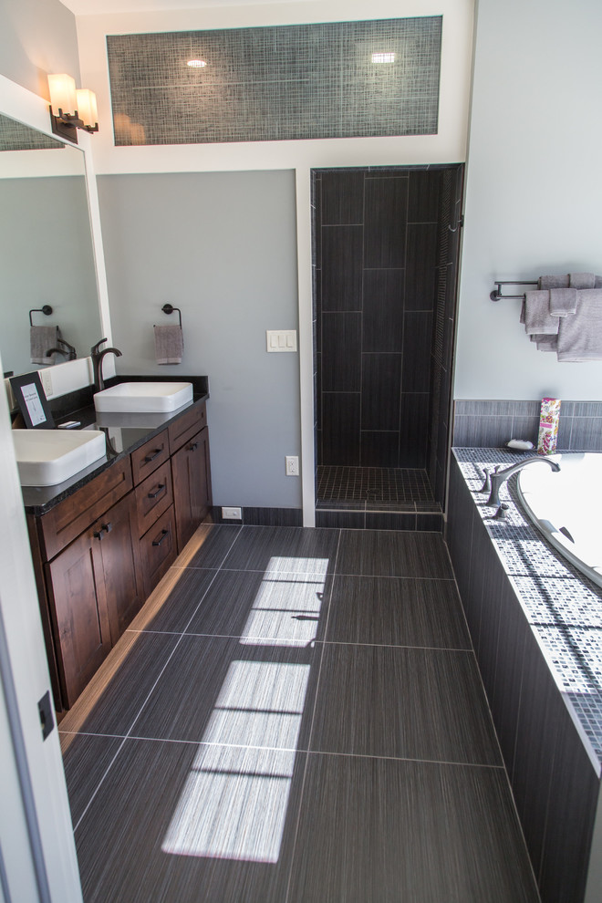 The Willow, a Custom Home by Hanson Homes, Inc. Bathroom Grand