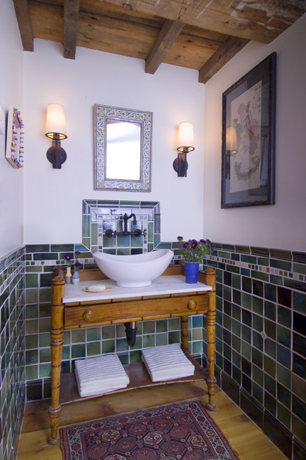 Example of an eclectic bathroom design in Boston