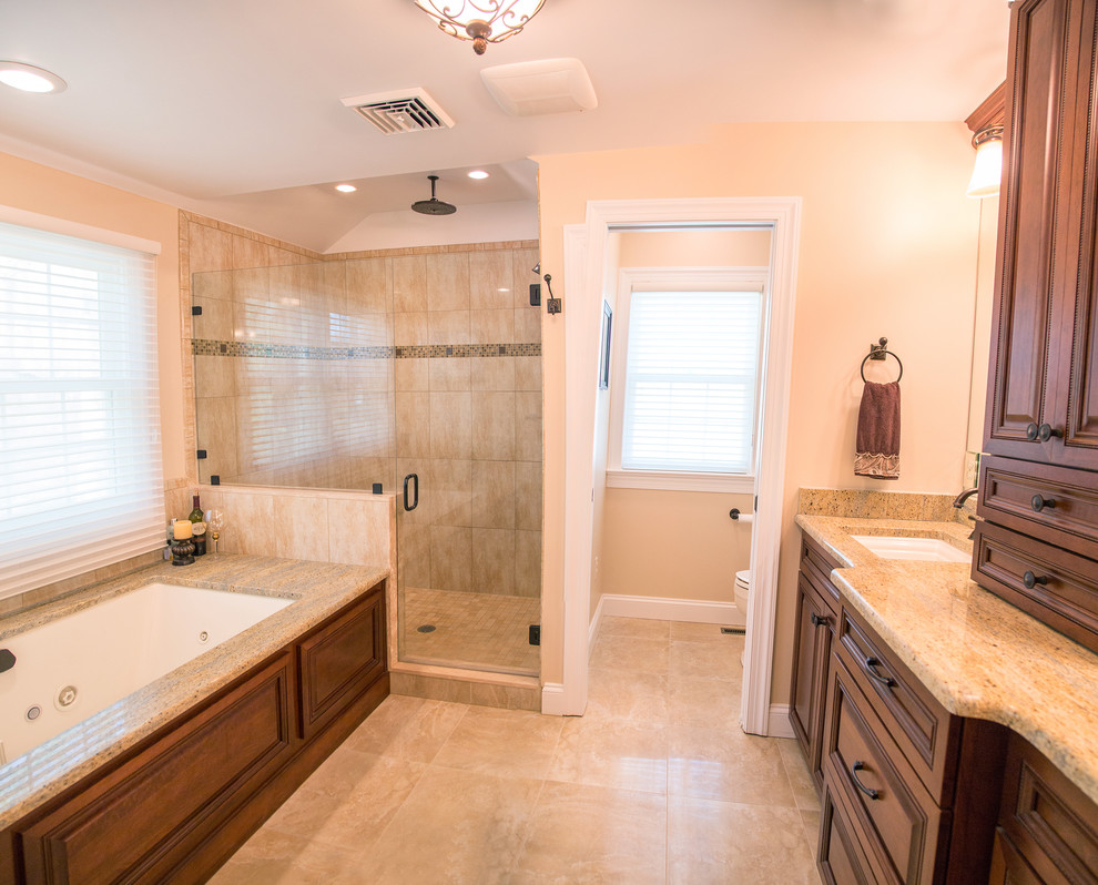 Идея дизайна: главная ванная комната в классическом стиле с фасадами цвета дерева среднего тона, накладной ванной, душем в нише, бежевой плиткой, цементной плиткой, бежевыми стенами и фасадами с выступающей филенкой