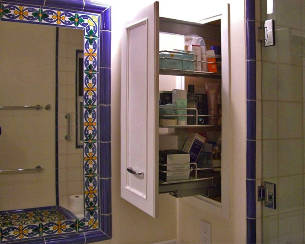 Tuscan bathroom photo in San Francisco