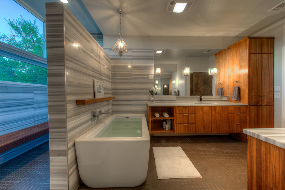 This is an example of a beach style bathroom in Austin.