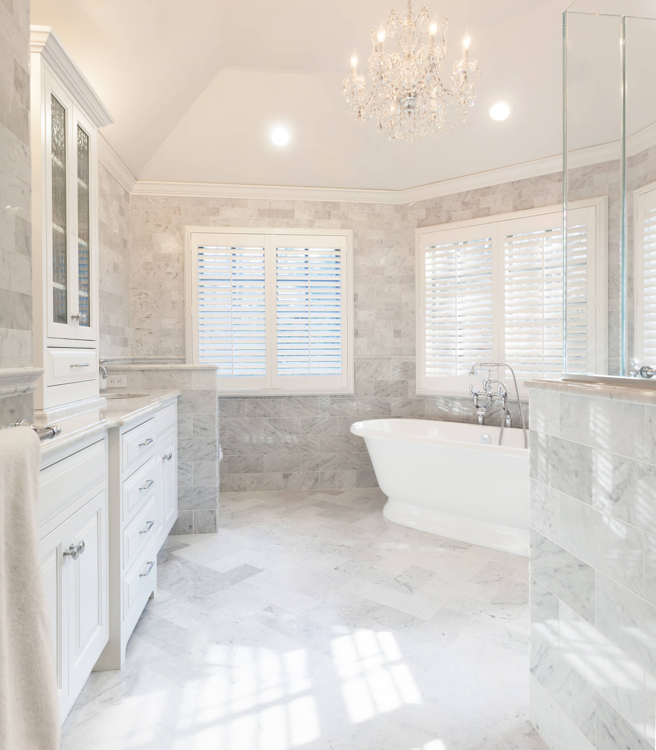 75 White Stone Tile Bathroom Ideas You'll Love - February, 2024 | Houzz