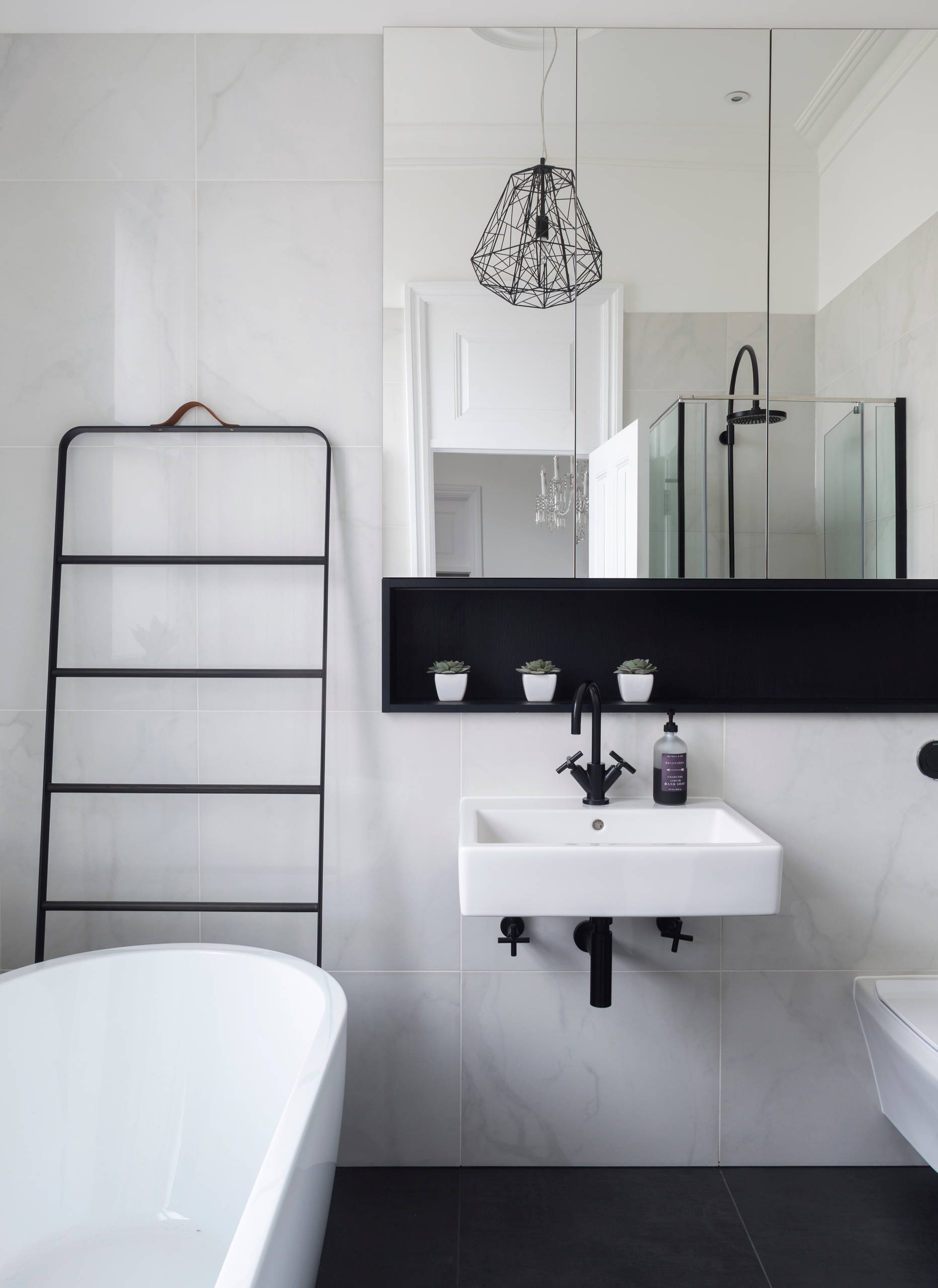 Matt Black: The Next Big Trend in Your Bathroom - Fashion Trendsetter