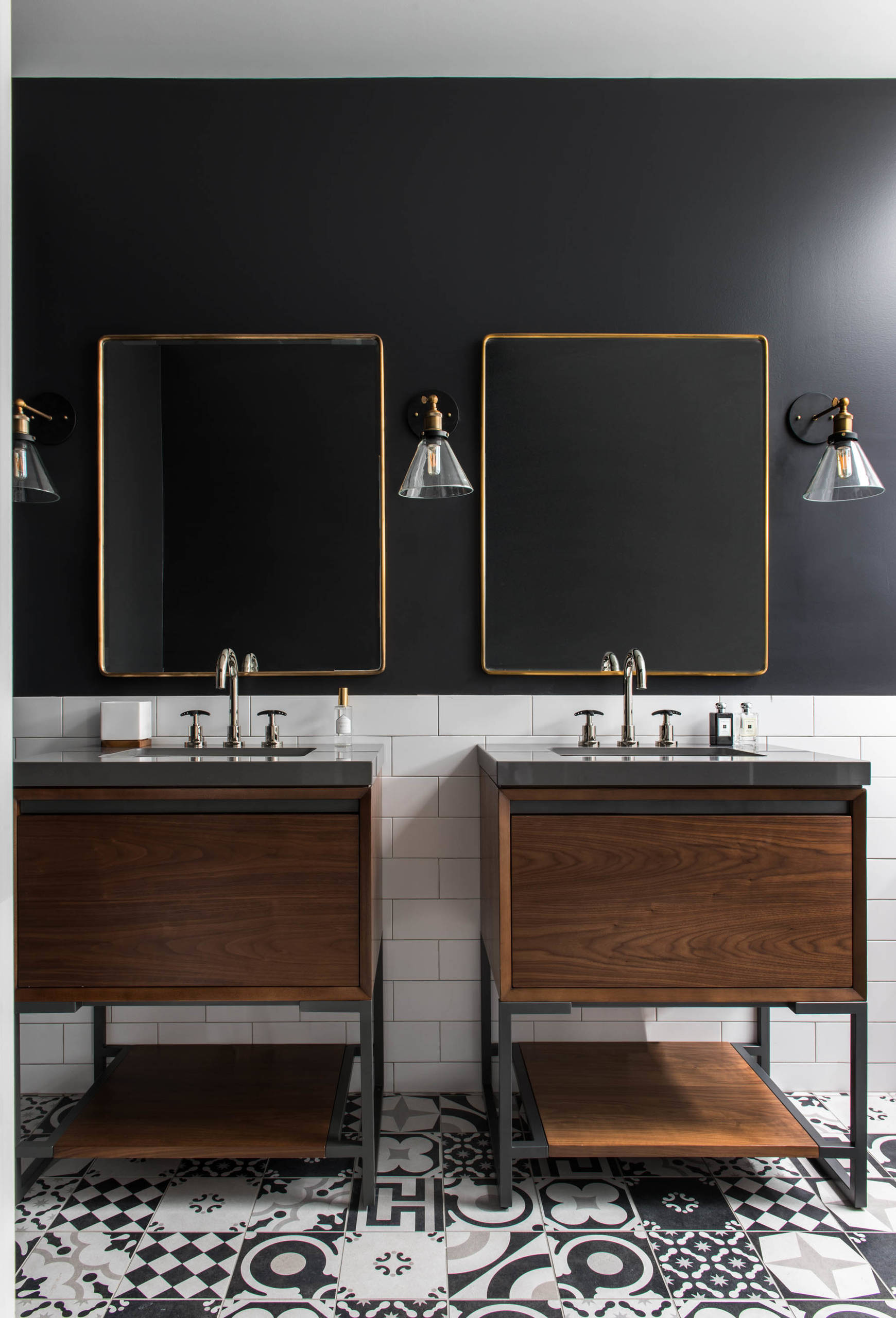 57+ Black Bathroom Ideas ( COOL & DRAMATIC ) - Stylish Bathrooms  Bathroom  design black, Black marble bathroom, White marble bathrooms