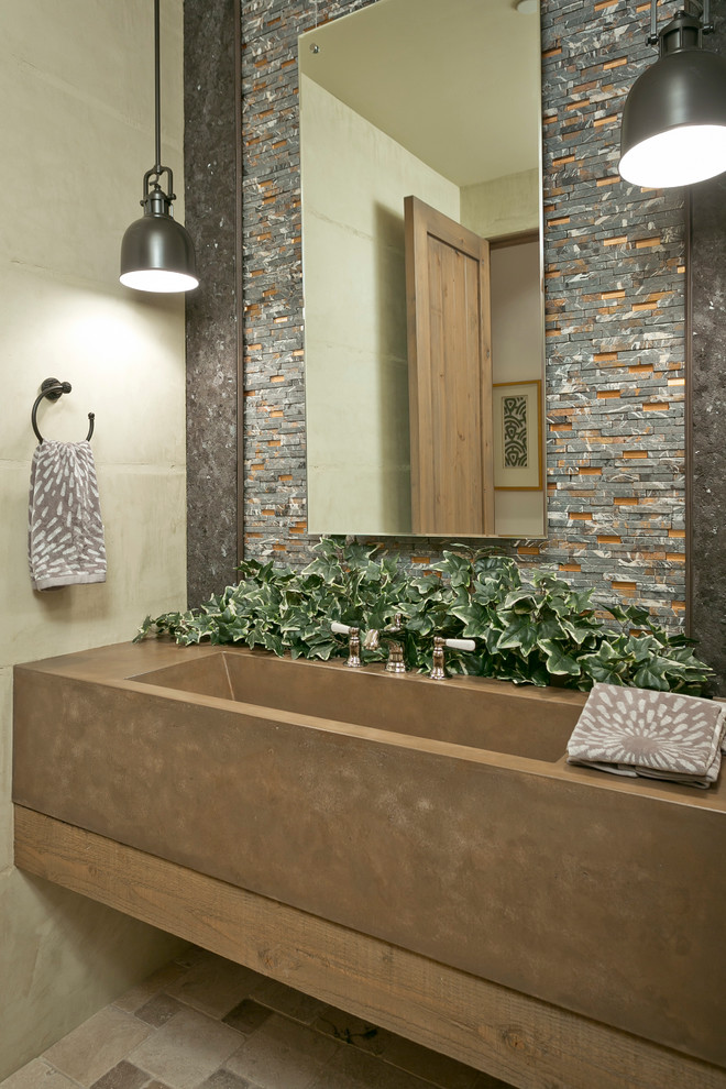 Свежая идея для дизайна: ванная комната в средиземноморском стиле с раковиной с несколькими смесителями, разноцветной плиткой и удлиненной плиткой - отличное фото интерьера