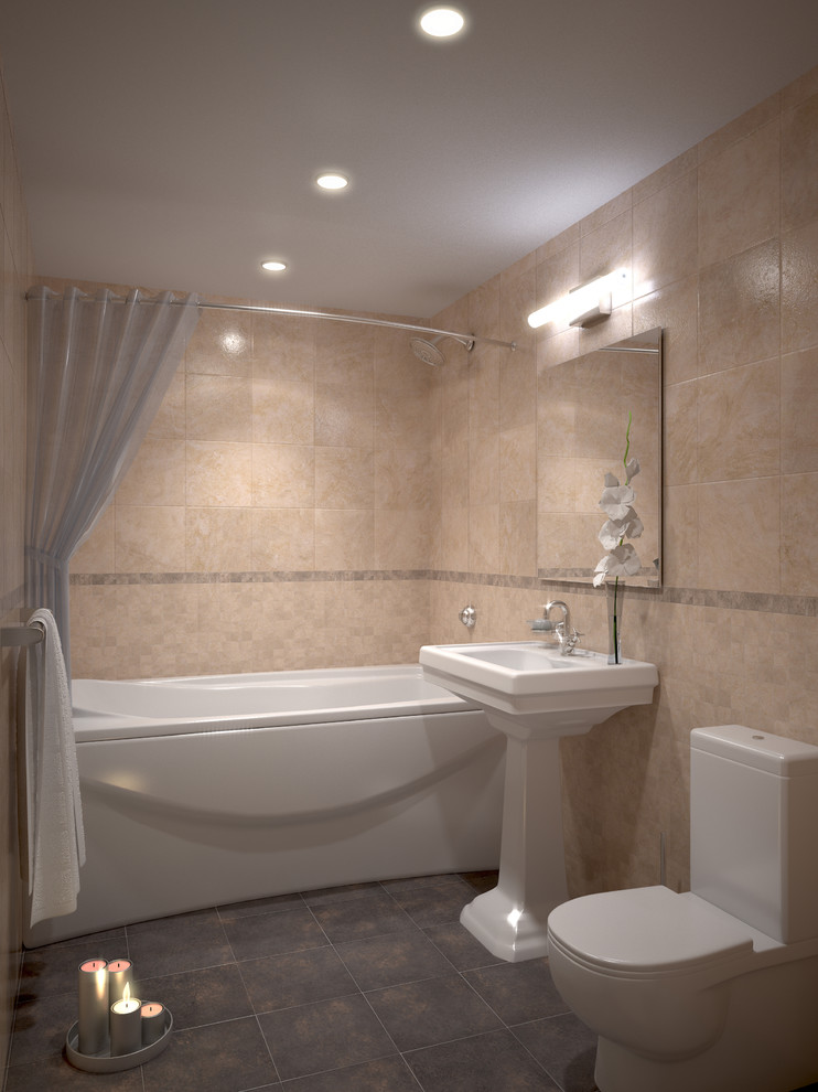 Стильный дизайн: главная ванная комната среднего размера в классическом стиле с ванной в нише, душем над ванной, раздельным унитазом, бежевой плиткой, цементной плиткой, бежевыми стенами, полом из керамической плитки, раковиной с пьедесталом, серым полом и шторкой для ванной - последний тренд