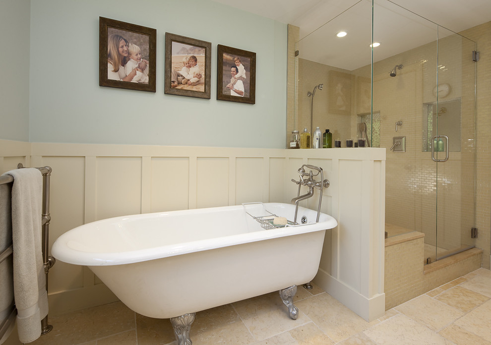 Elegant claw-foot bathtub photo in San Francisco