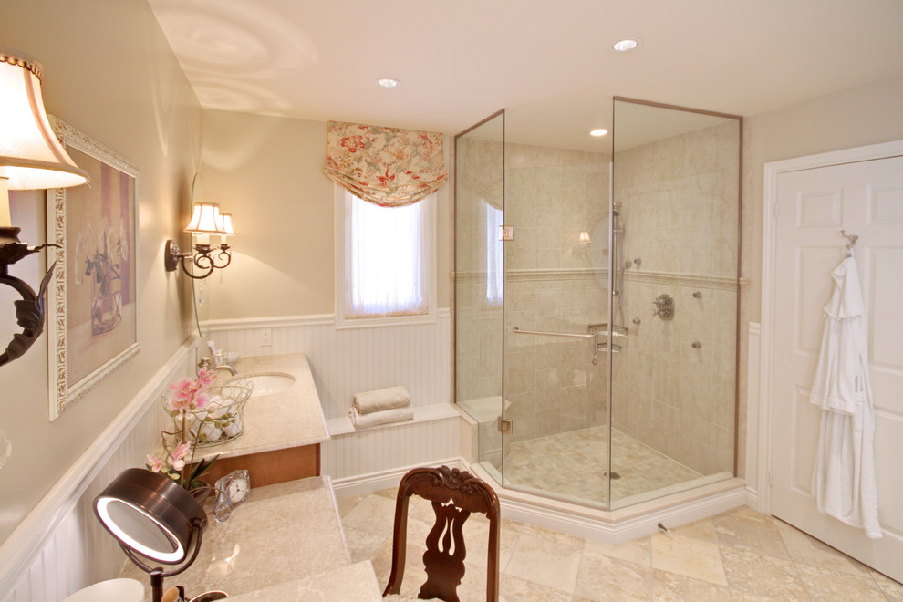 This is an example of a traditional bathroom in Toronto with a corner shower.