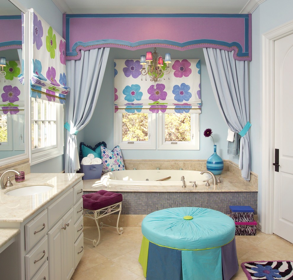 Inspiration for a timeless kids' bathroom remodel in Austin with granite countertops