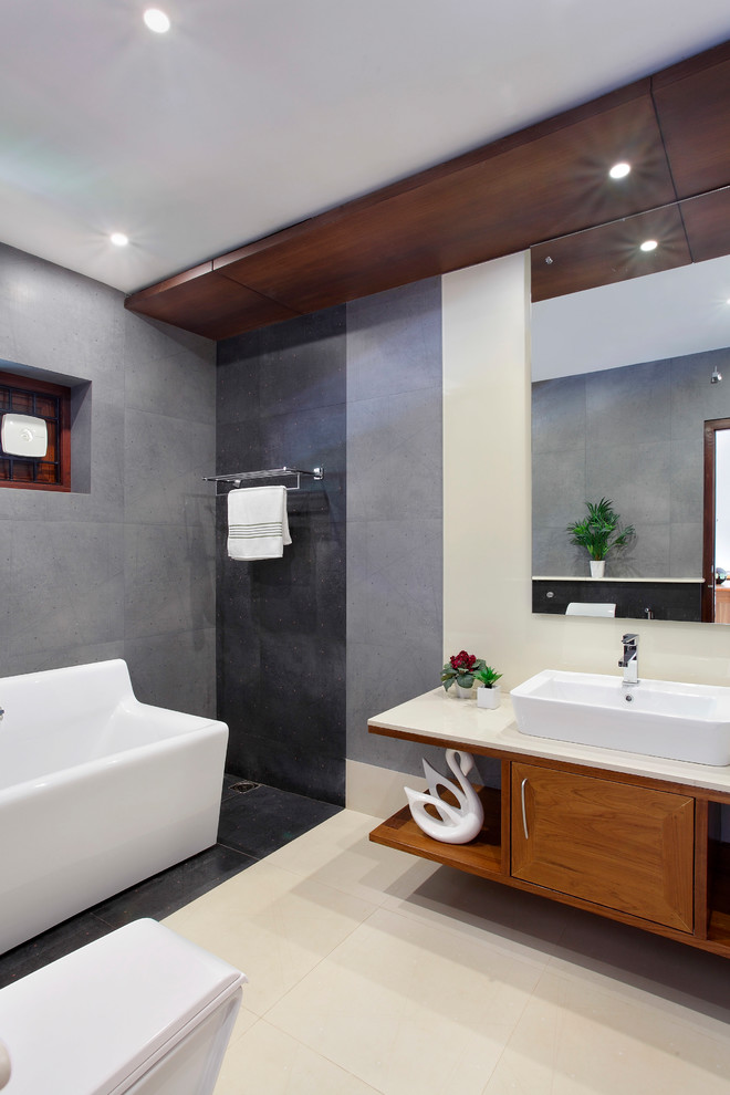 Traditional Bungalow In Kozhikode / Calicut Indian Bathroom Other