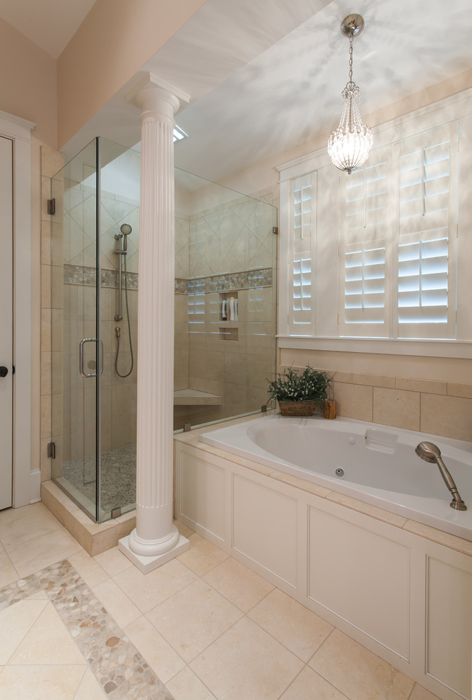 Klassisches Badezimmer in Charleston