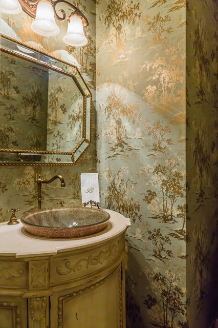Traditional powder room with blue and gold chinoiserie wallpaper -  Traditional - Bathroom - Raleigh - by Catherine Nguyen Photography | Houzz  IE