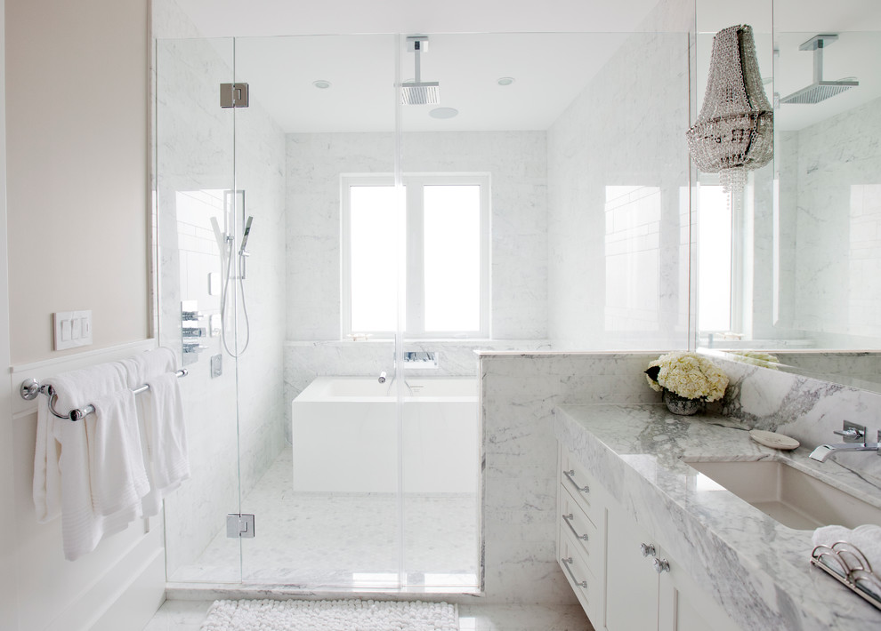 Example of a large transitional master bathroom design in Vancouver with an undermount sink, shaker cabinets and white cabinets