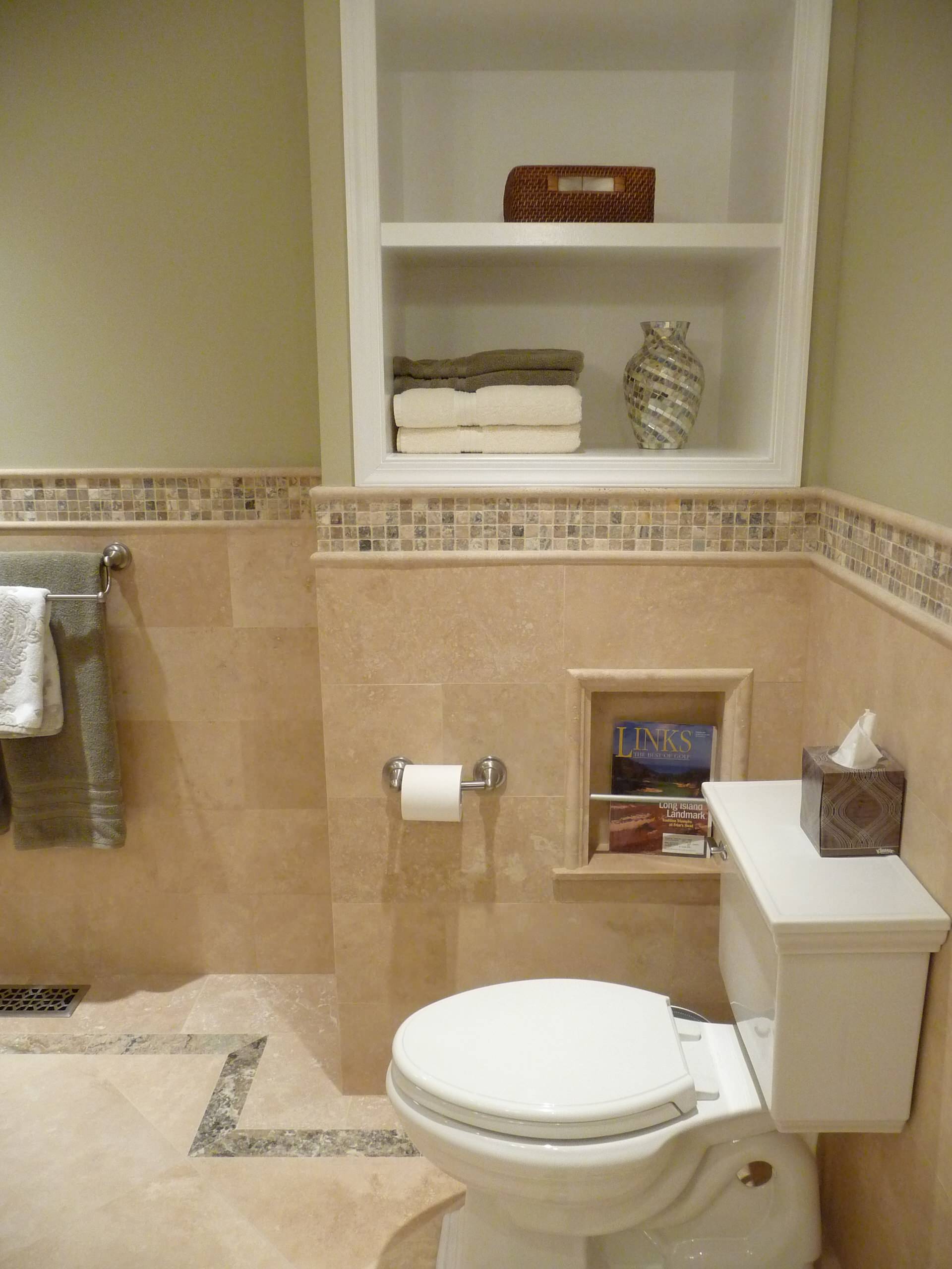 Ванная комната с декоративной штукатуркой и плиткой фото