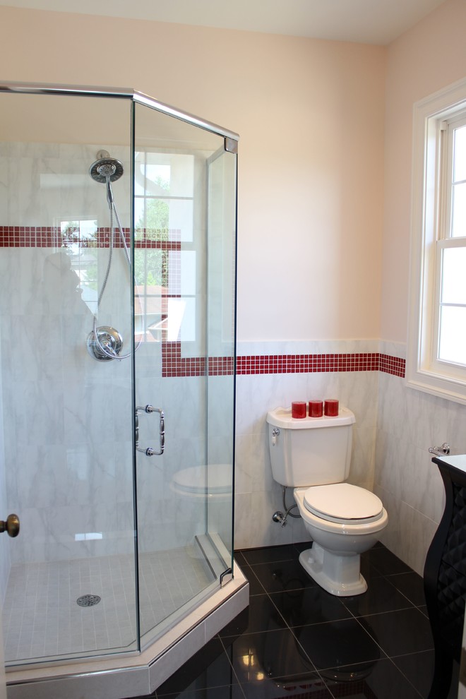 ボルチモアにあるトランジショナルスタイルのおしゃれな浴室の写真