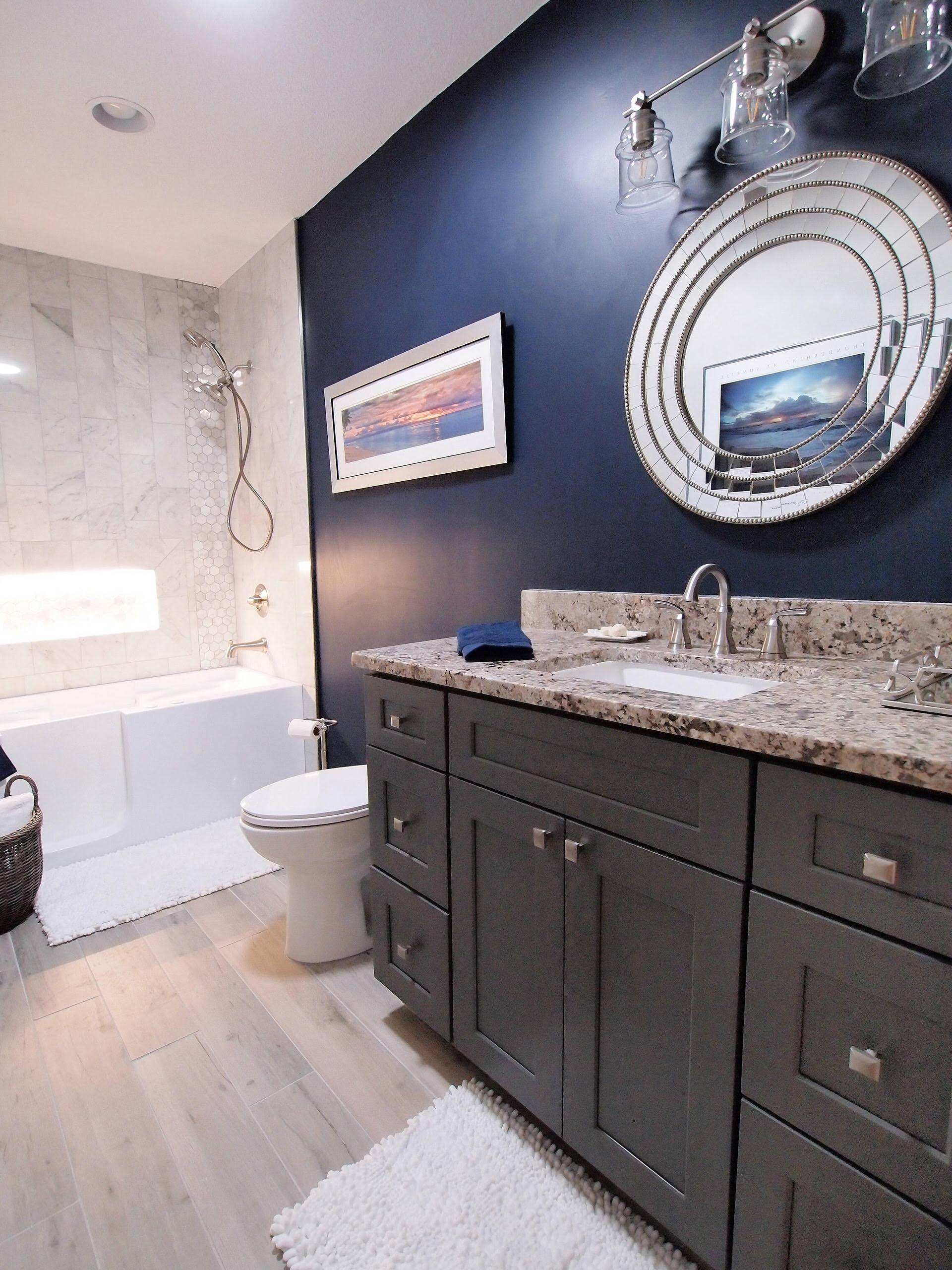 https://st.hzcdn.com/simgs/pictures/bathrooms/transitional-designed-navy-guest-bathroom-norsk-construction-and-design-img~6b21d5cf07ac9198_14-2475-1-95da5df.jpg