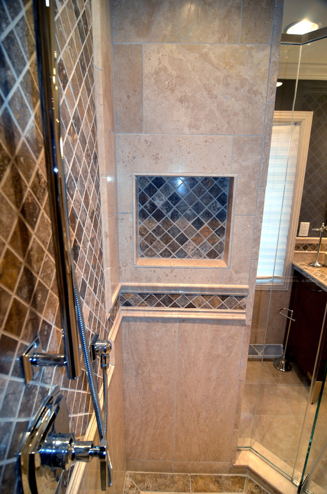 Example of a tuscan bathroom design in Milwaukee