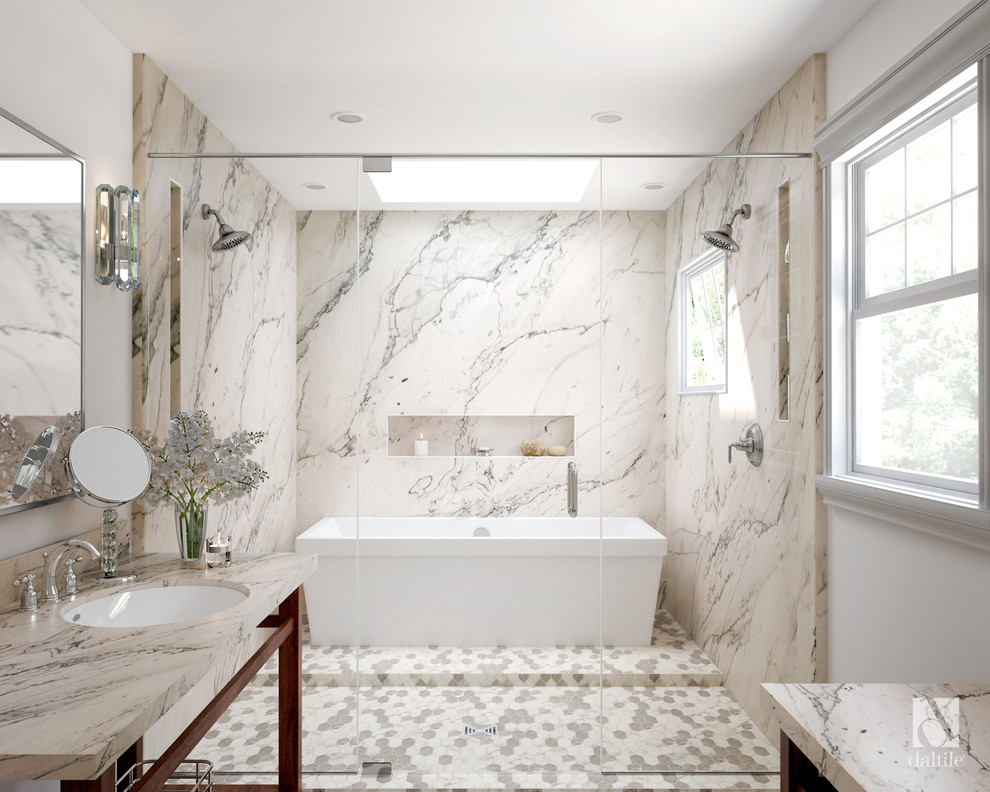 Idéer för ett stort modernt grå en-suite badrum, med öppna hyllor, skåp i mörkt trä, ett fristående badkar, en dusch/badkar-kombination, vita väggar, marmorgolv, ett undermonterad handfat, bänkskiva i kvartsit, vitt golv och dusch med gångjärnsdörr