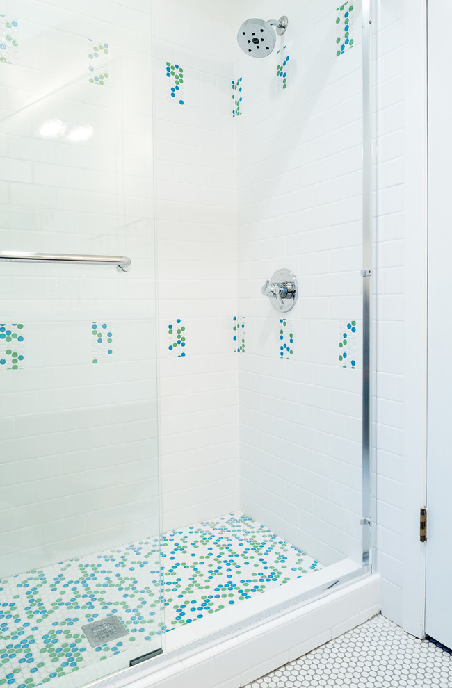 Idee per una stanza da bagno moderna di medie dimensioni