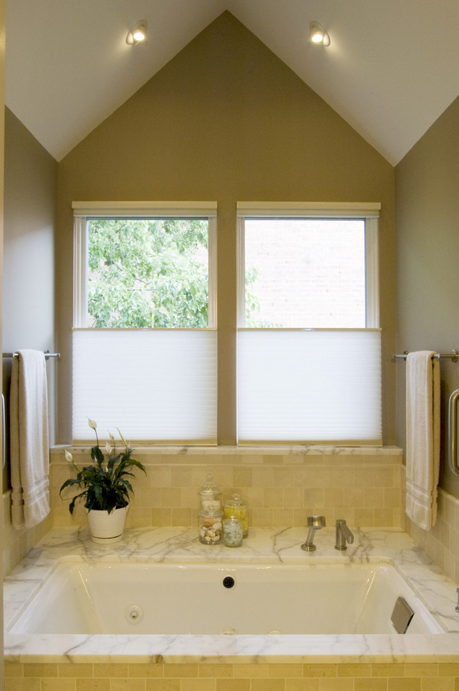 Inspiration for a contemporary subway tile bathroom remodel in Chicago