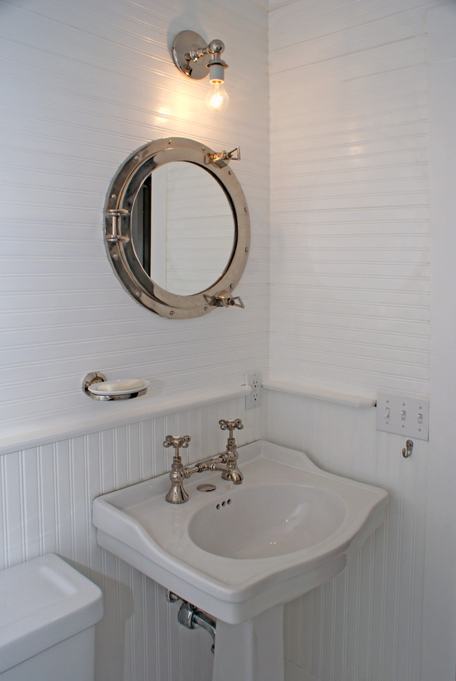 ワシントンD.C.にあるビーチスタイルのおしゃれな浴室の写真