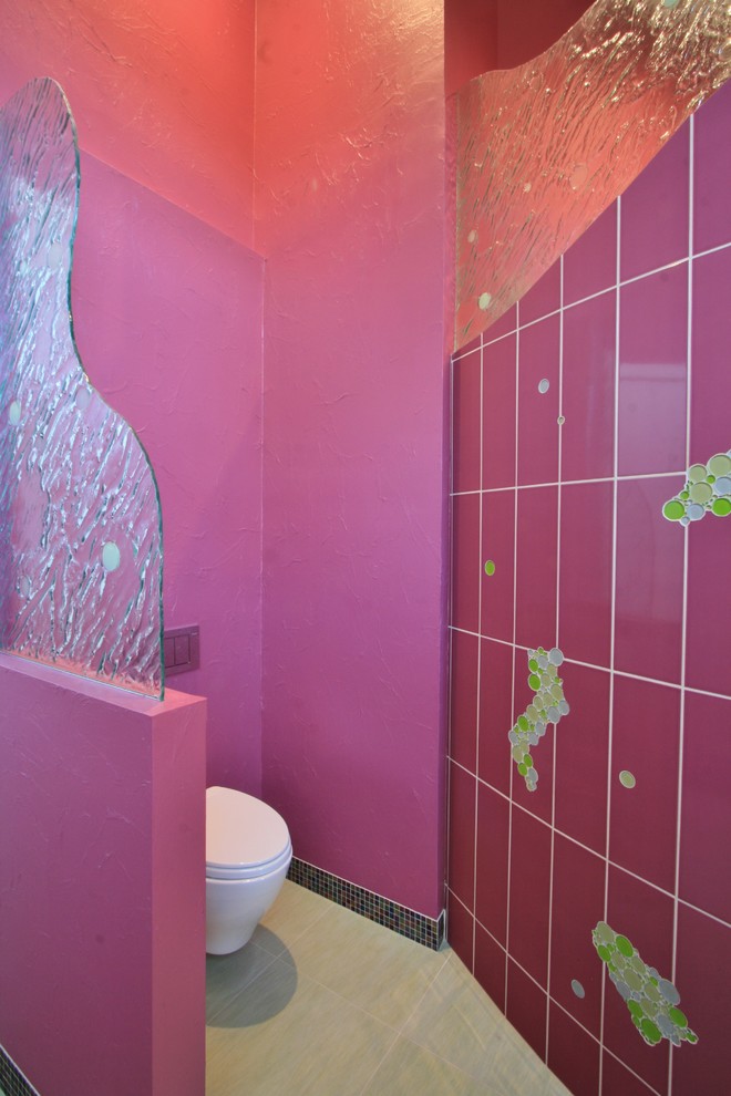 Cette image montre une salle de bain traditionnelle de taille moyenne pour enfant.
