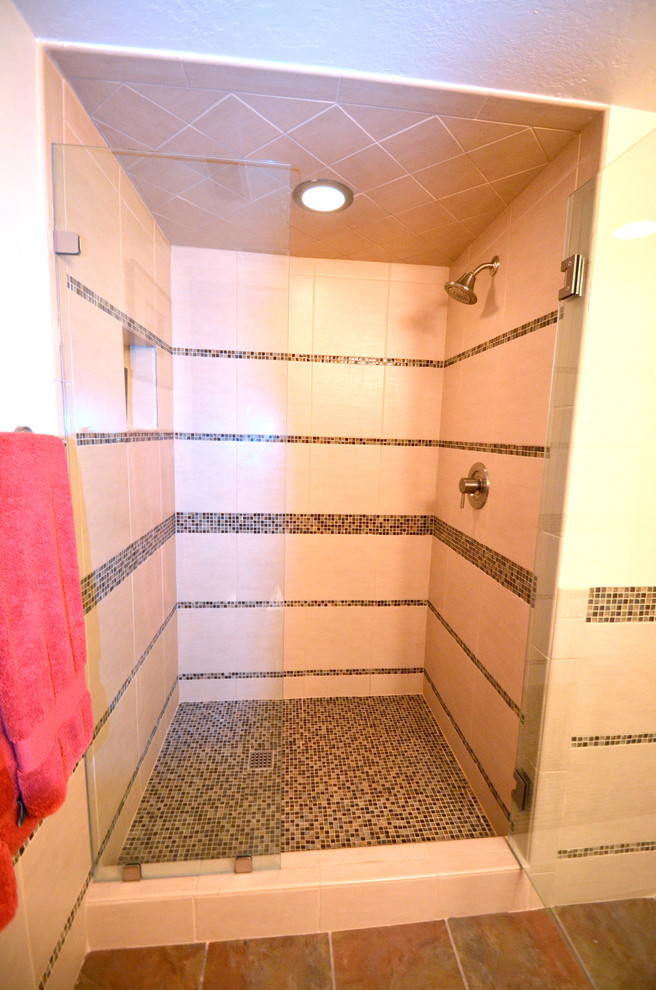 Alcove shower - mid-sized contemporary 3/4 multicolored tile and mosaic tile alcove shower idea in Salt Lake City with an undermount sink and beige walls
