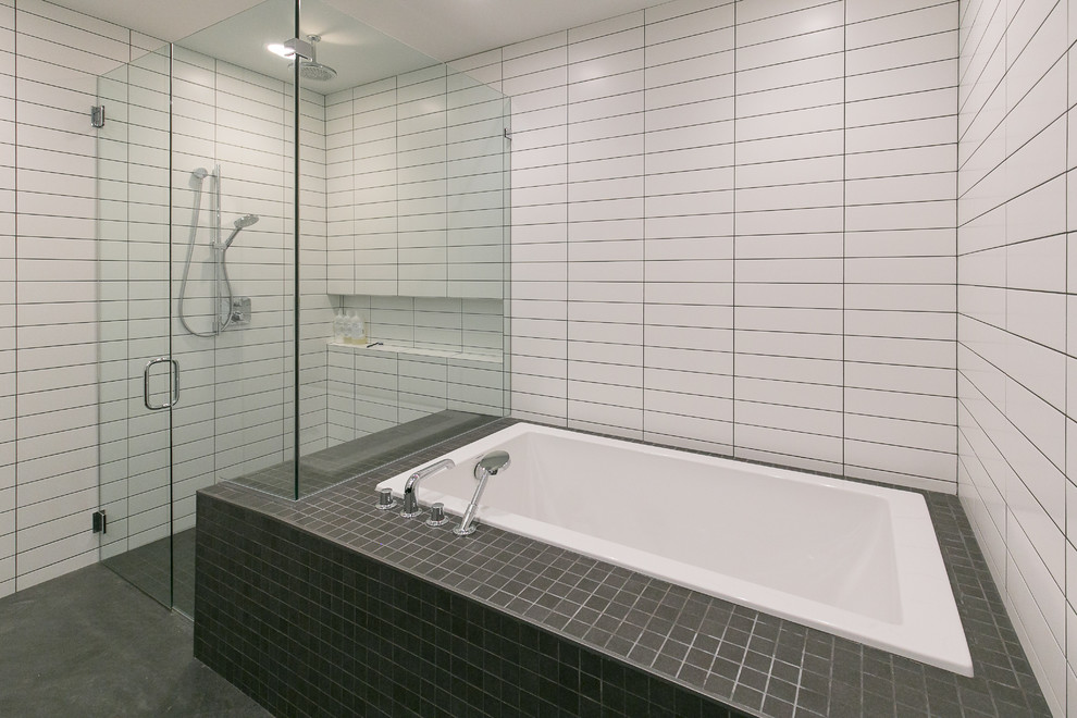 Bathroom - contemporary bathroom idea in Detroit