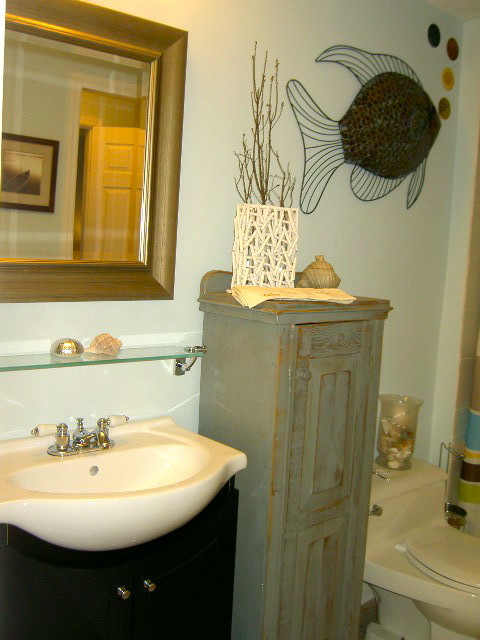 Inspiration for an eclectic bathroom remodel in Vancouver