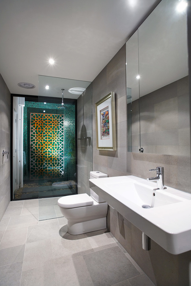 Contemporary bathroom in Melbourne with an open shower.