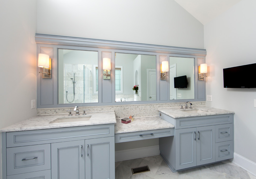 Bathroom - traditional bathroom idea in Charlotte