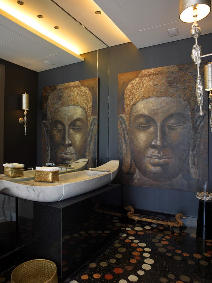 Exempel på ett asiatiskt badrum, med ett fristående handfat och svarta väggar