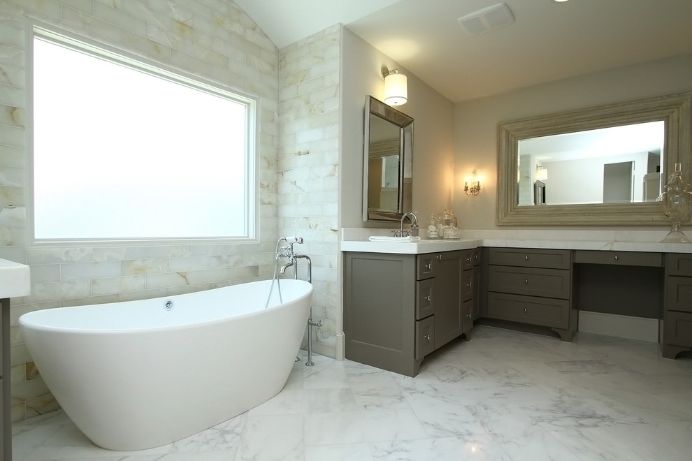 Photo of a contemporary bathroom in Houston.