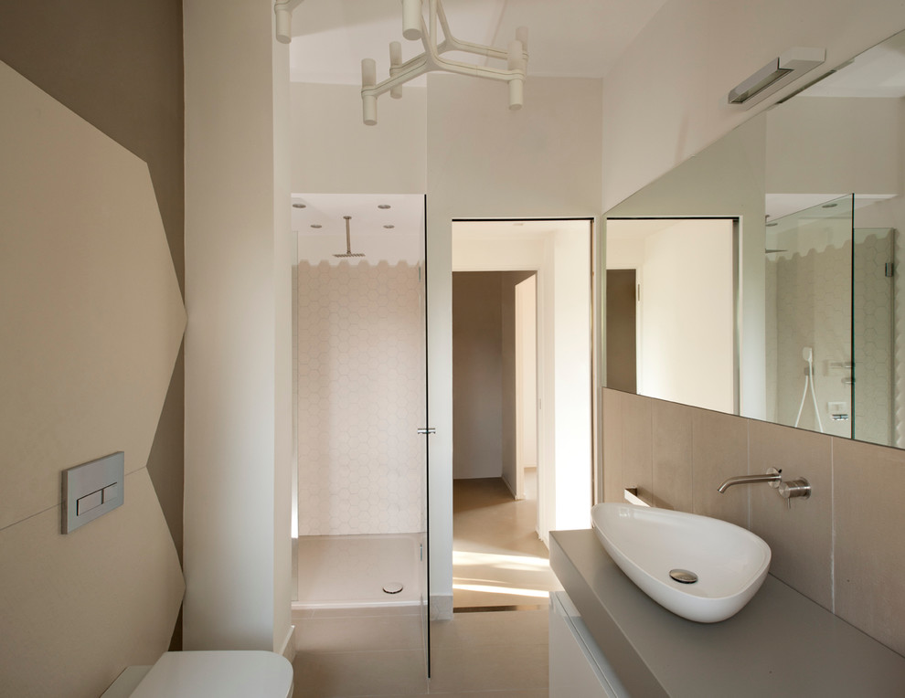 Inspiration for a contemporary bathroom in Rome.