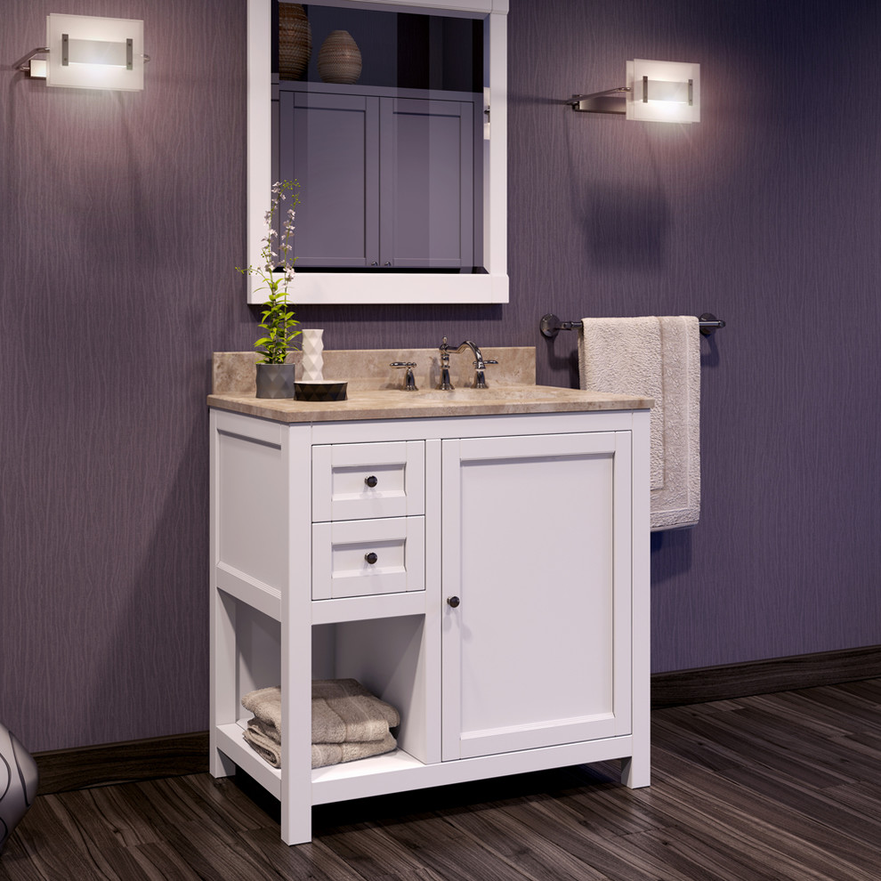 Foto di una stanza da bagno chic di medie dimensioni con ante in stile shaker, ante bianche, pareti viola, parquet scuro, lavabo sottopiano e top in granito