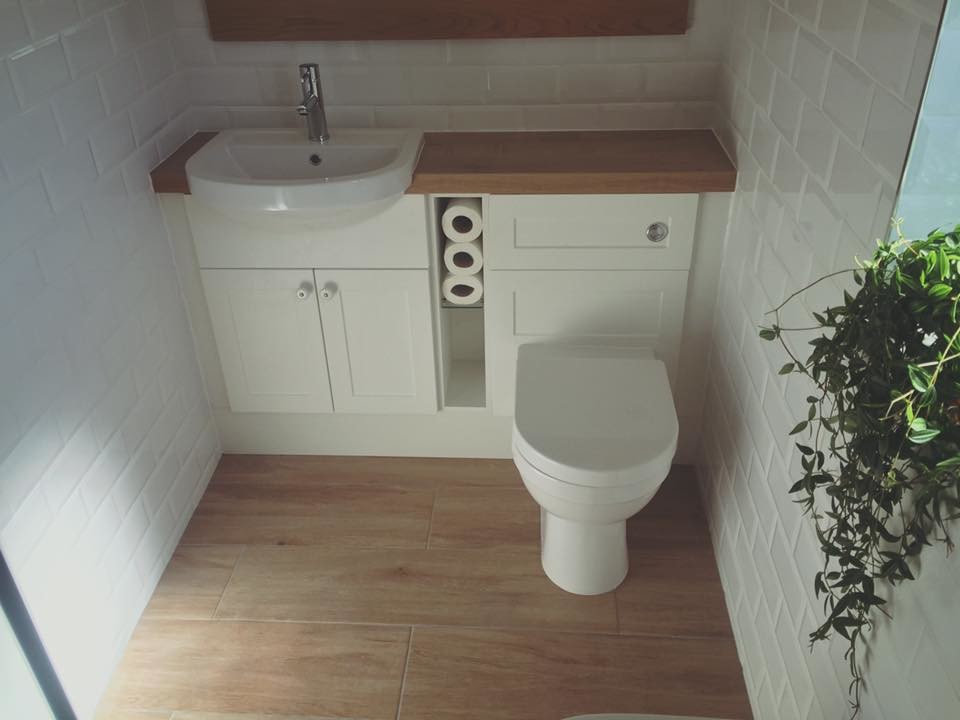 Inspiration for a modern bathroom in Dublin.