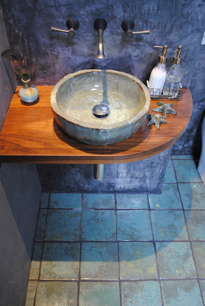 Inspiration for an eclectic bathroom in Los Angeles.