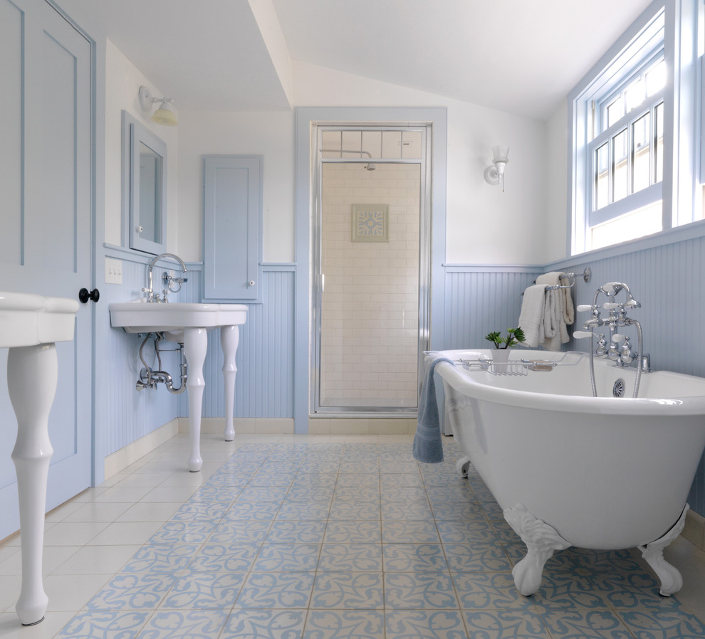 Claw-foot bathtub - farmhouse claw-foot bathtub idea in Burlington