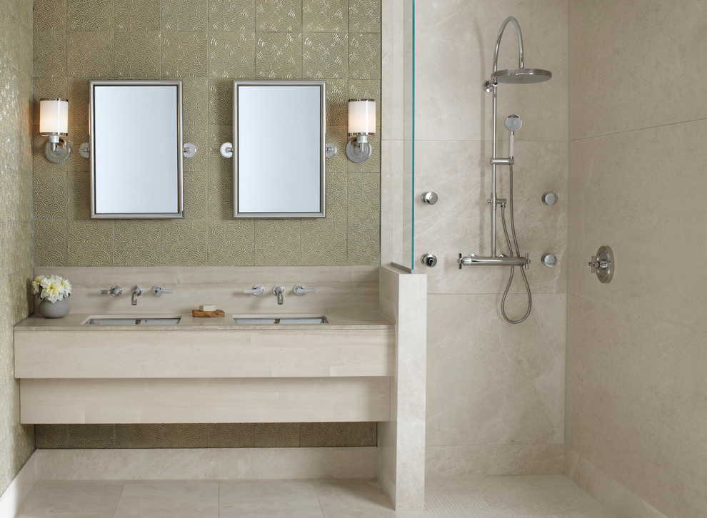 Пример оригинального дизайна: ванная комната в современном стиле с открытым душем, врезной раковиной и открытым душем