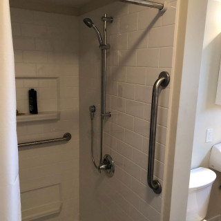 pictures of grab bars in walk in showers