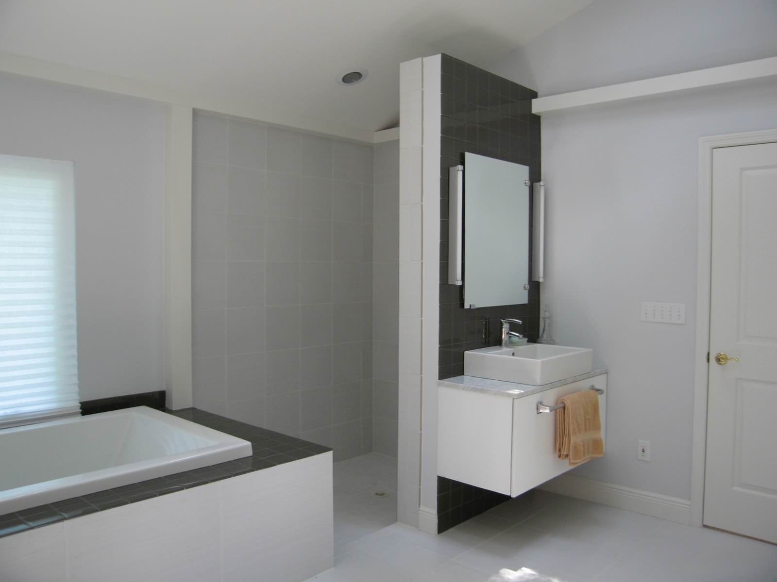 Open Concept Bathroom with Doorless, Curbless Showers - Normandy Remodeling