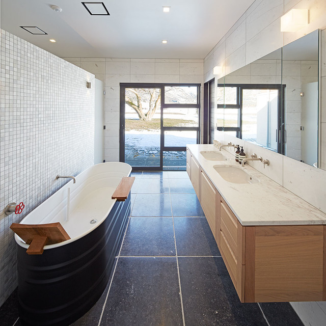 Wanaka House by Ingrid Geldof Bathroom Dunedin by Artedomus