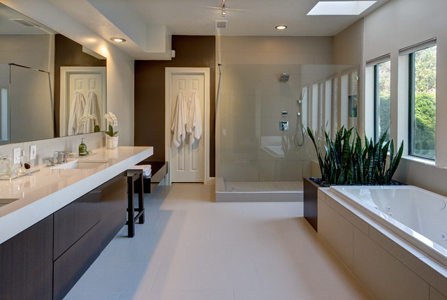 Standing shower - Modern - Bathroom - Houston - by MHS CONSTRUCTION &  DESIGN LLC